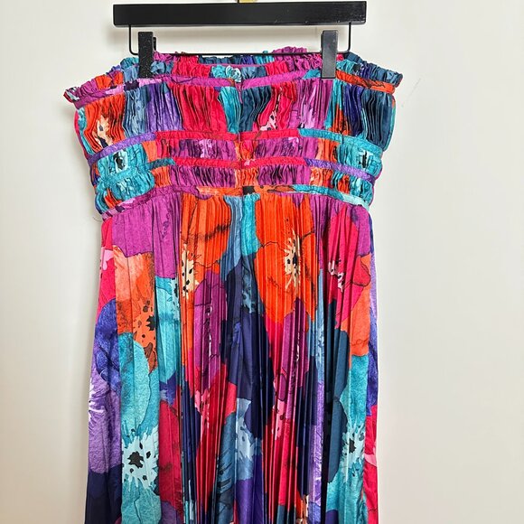 HUTCH Sabina Floral Tiered Plissé Gown in Multi Size US 12 - Picture 7 of 10